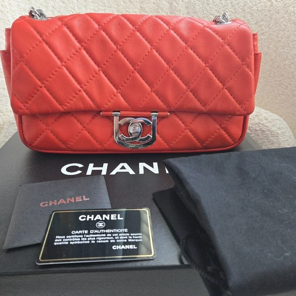 CHANEL Coral Quilted Lambskin Flap Shoulder Bag Medium